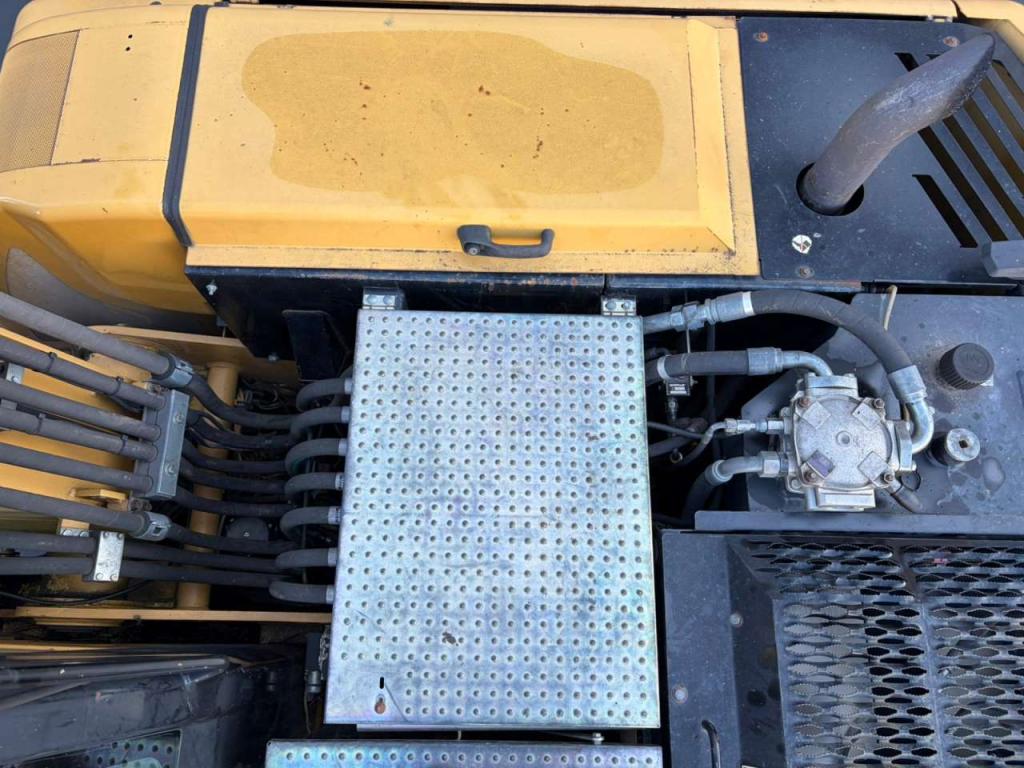 Caterpillar M316D Photo 30