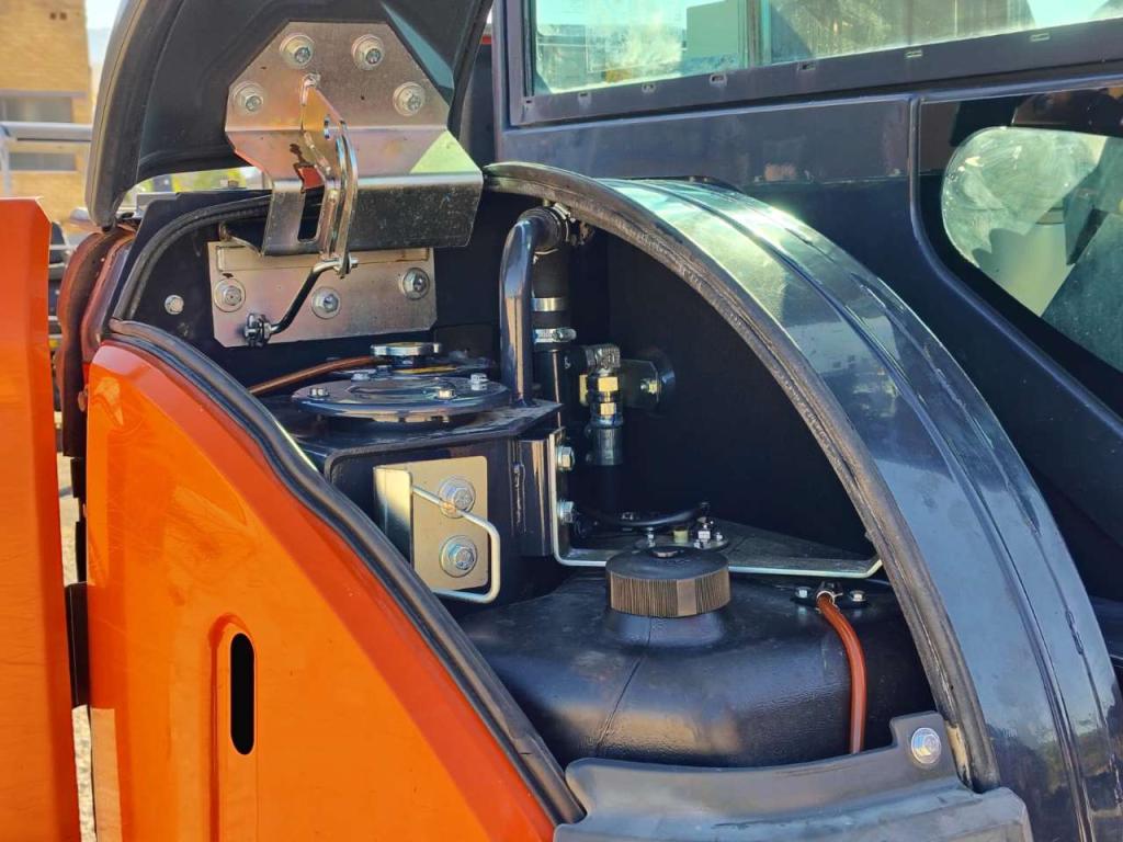 Hitachi ZX 48U-6 CLR Photo 10