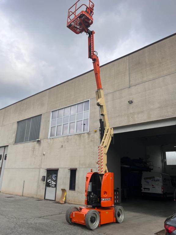 JLG E300AJP Photo 2