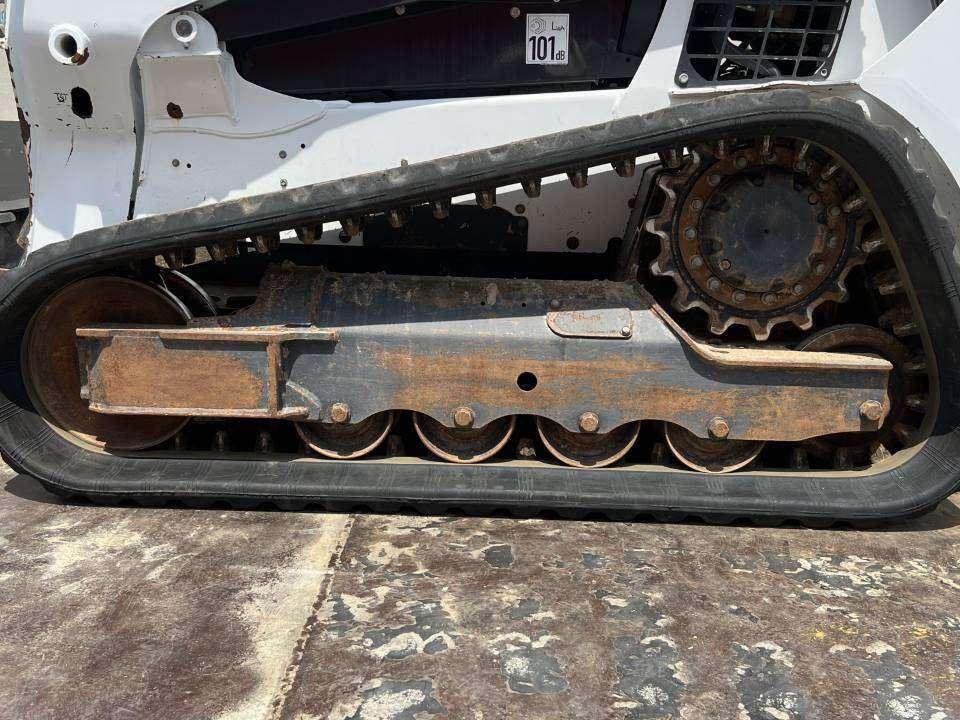 Bobcat T590 Photo 4