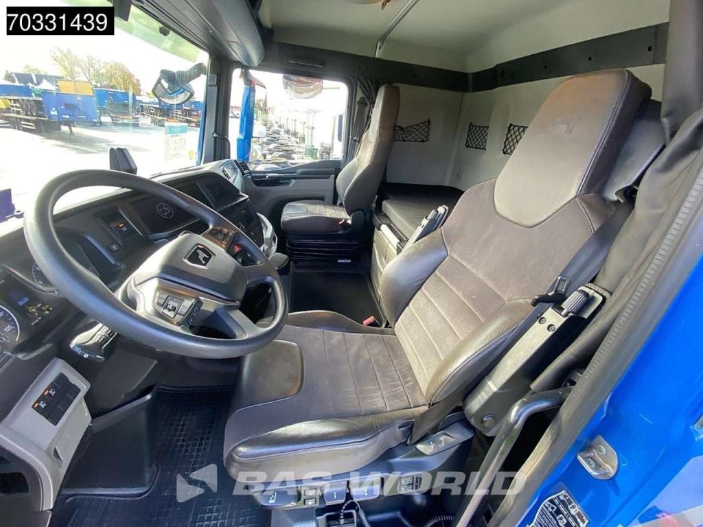 Man TGX 33.640 6X4 Photo 26