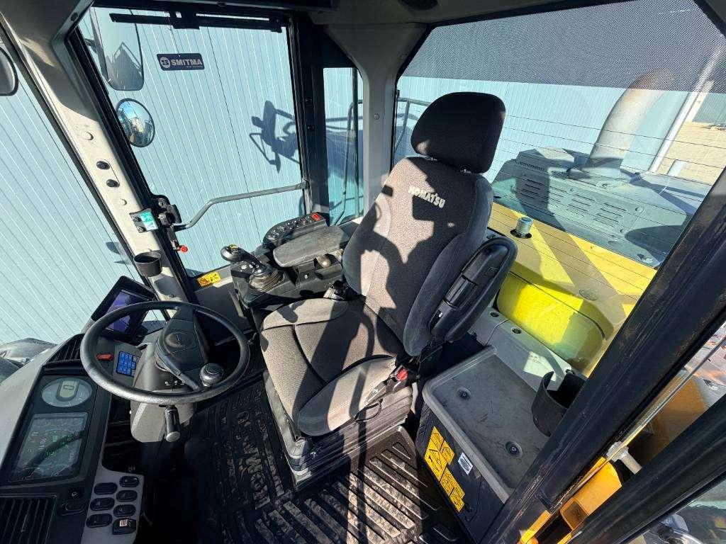 Komatsu WA380-8 Photo 15