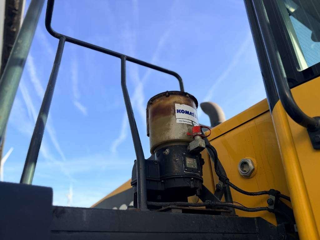 Komatsu WA380-8 Photo 29