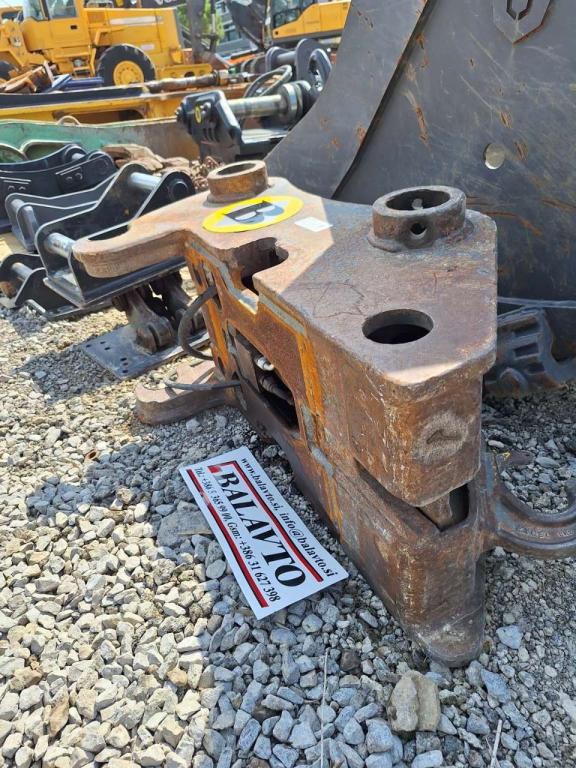 S1 for 20-25 ton excavators Attache rapide hydraulique Photo 3