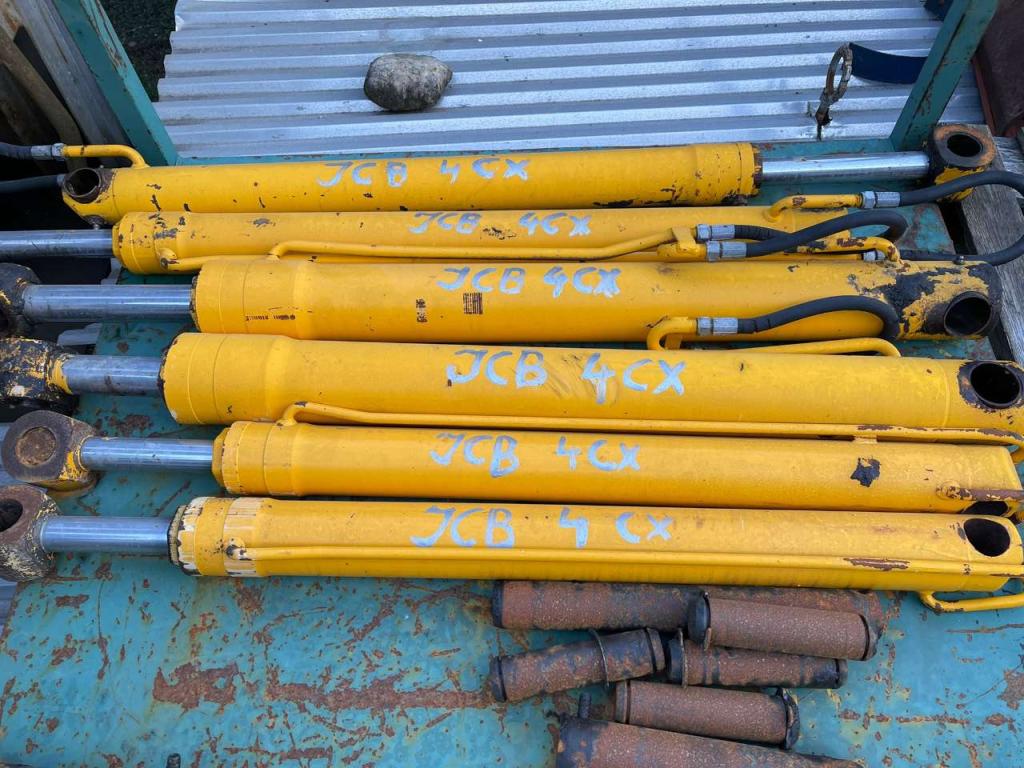 Piston pour JCB 4CX Photo 1
