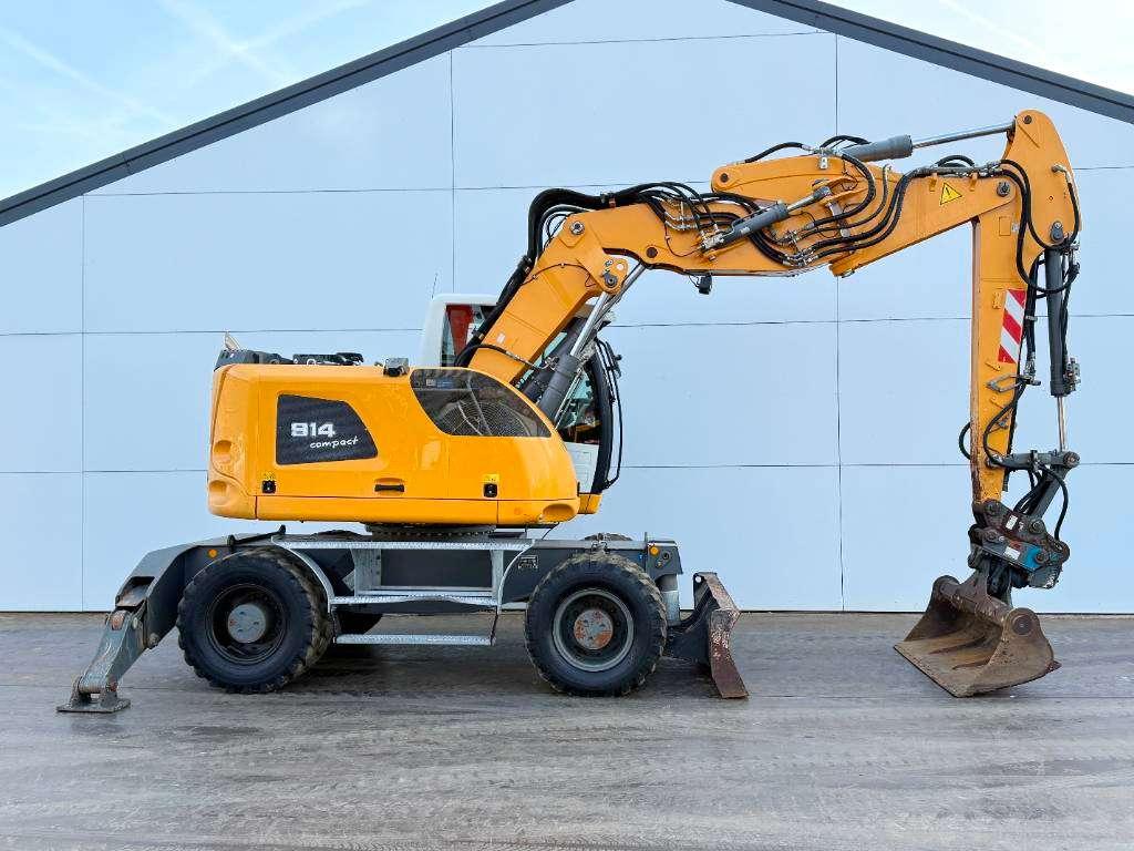 Liebherr A914 - Triple Boom / 2 extra Buckets! Photo 7
