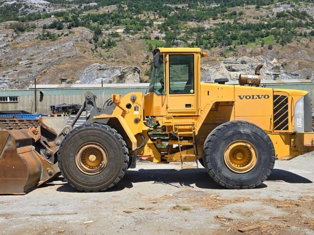 Volvo L150E Photo 2