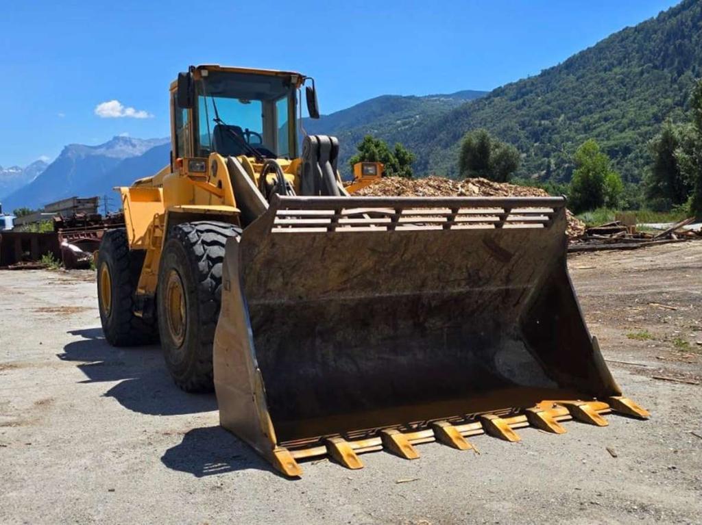 Volvo L150E Photo 4