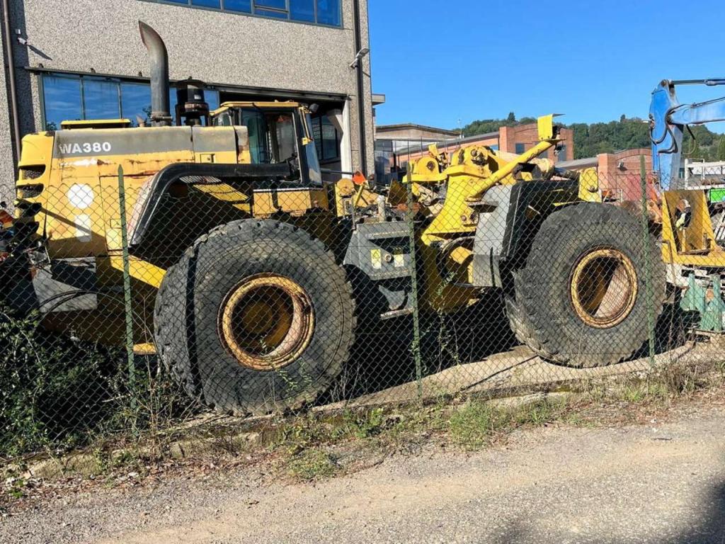 Komatsu WA380-3 Photo 1
