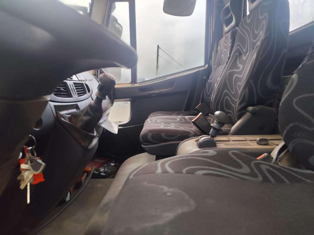 Iveco EUROCARGO 120E25K Photo 17