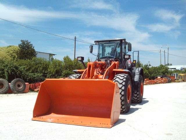Hitachi ZW220-6 Photo 3