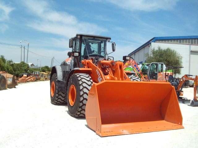 Hitachi ZW220-6 Photo 5