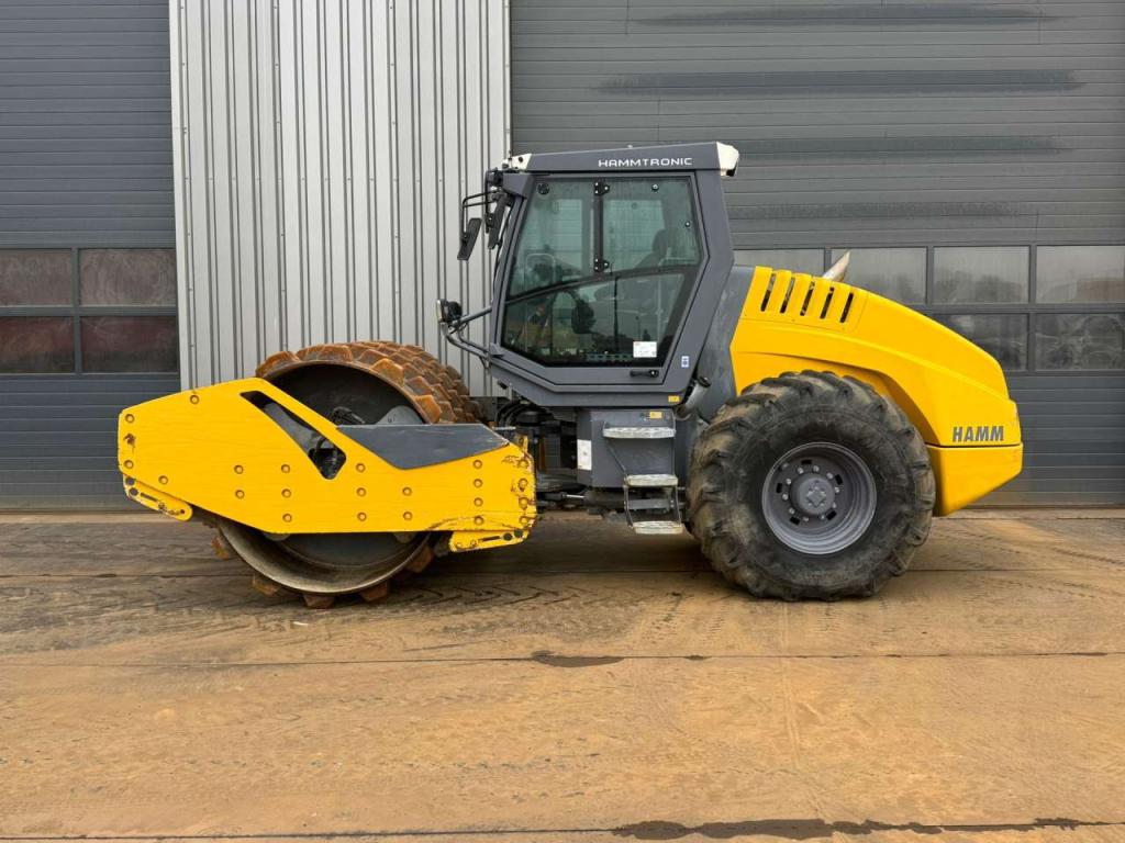 Hamm H13i Padfoot compactor Photo 1