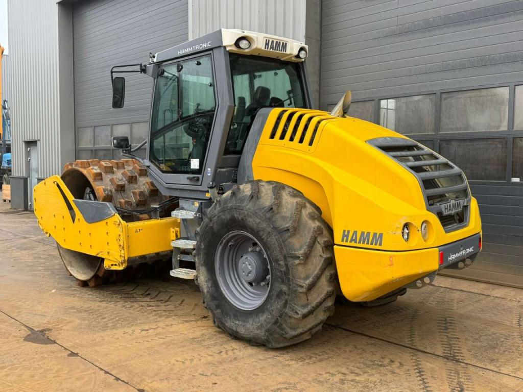 Hamm H13i Padfoot compactor Photo 3
