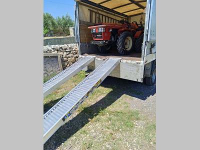 Coppia di rampe in alluminio Lunghezza 3.000 mm - Portata 2.500 kg en vente par Progetto Rampe