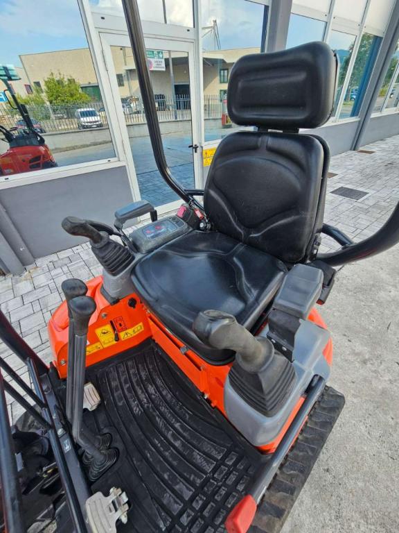 Kubota U17-3A Photo 12