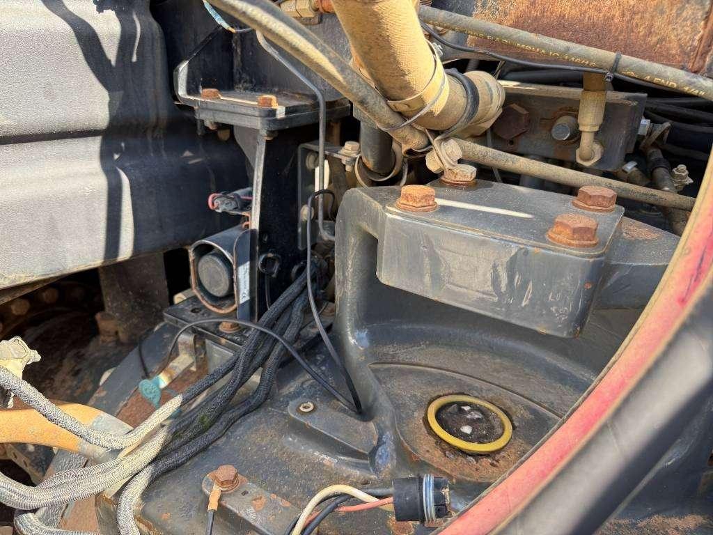 Caterpillar Challenger MT865B - German Machine / Front Blade Photo 25