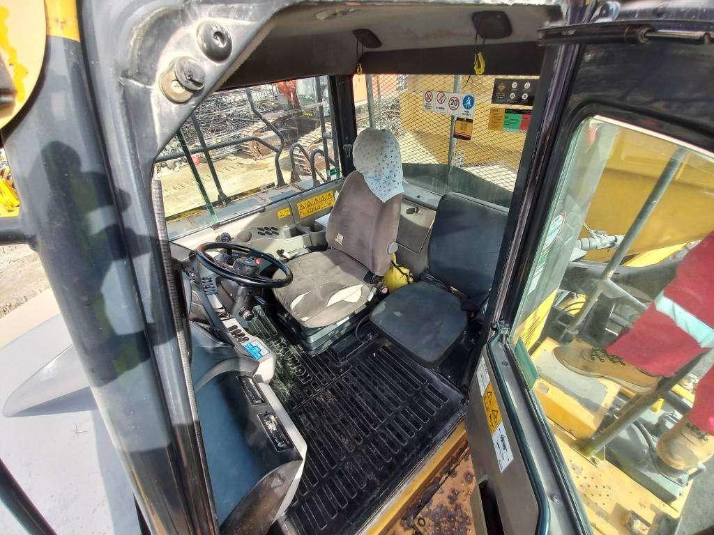 Komatsu HM400-3R (4 units available for sale in Abu Dhabi) Photo 18