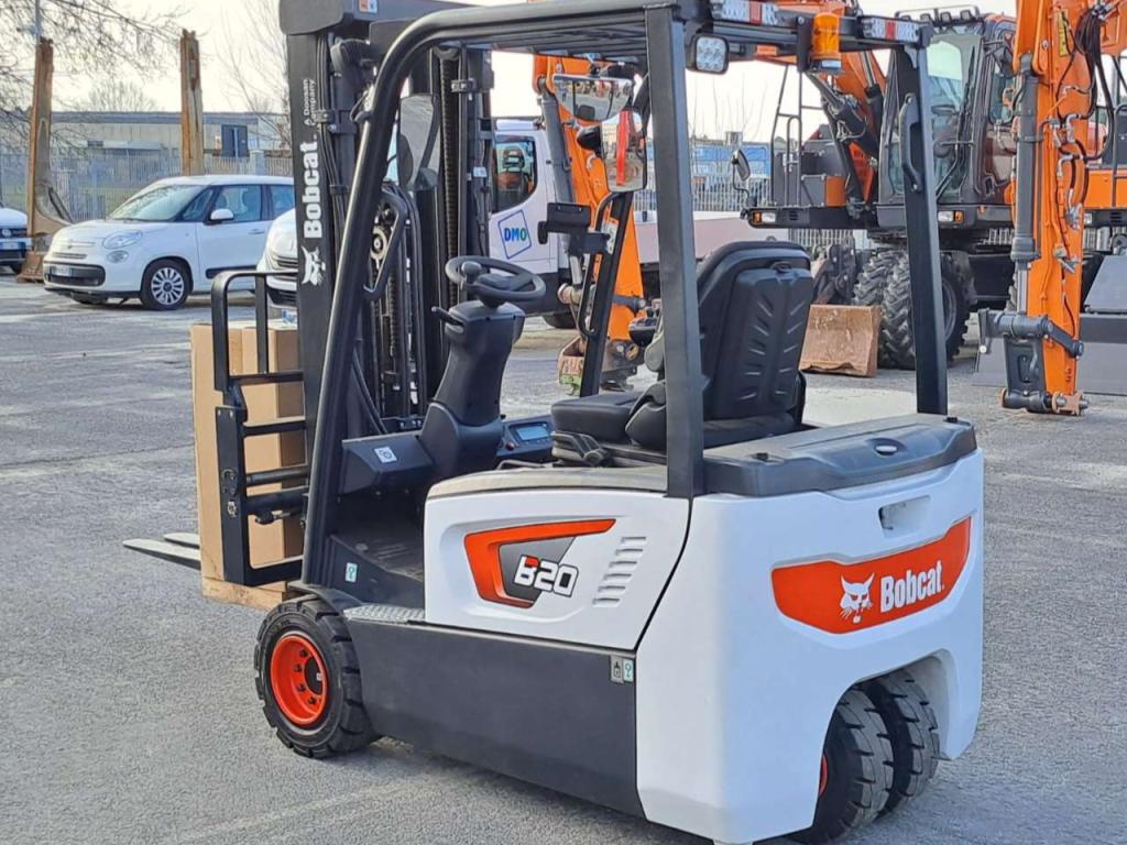 Bobcat B20 Photo 3