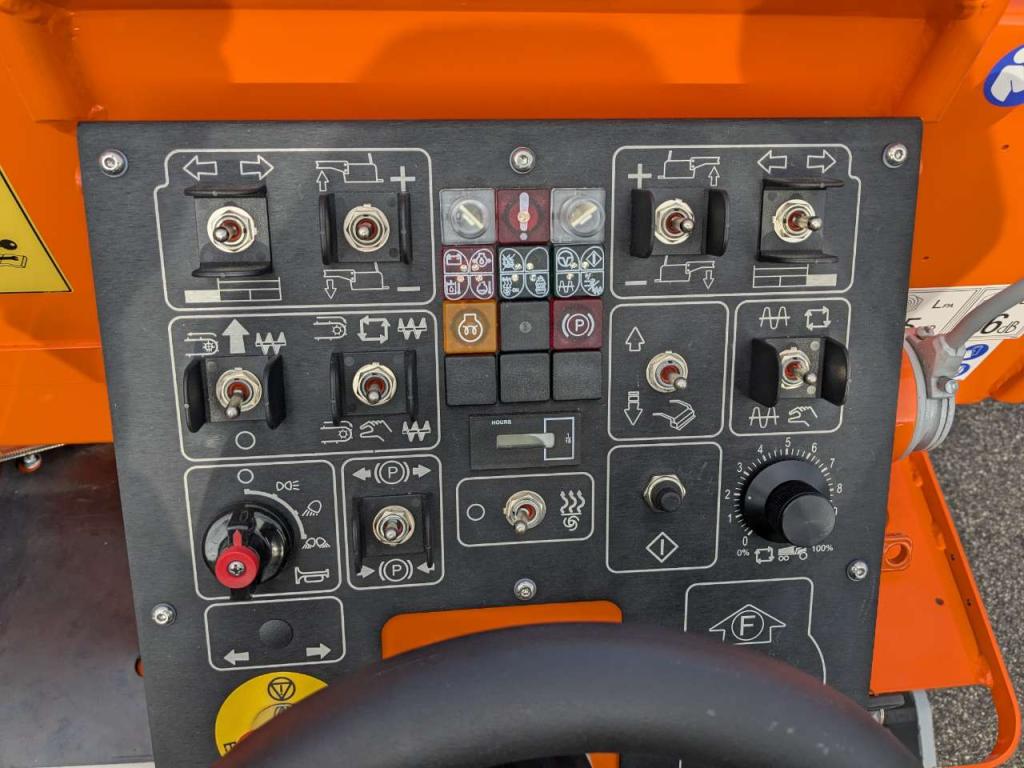 CM F175 Photo 13