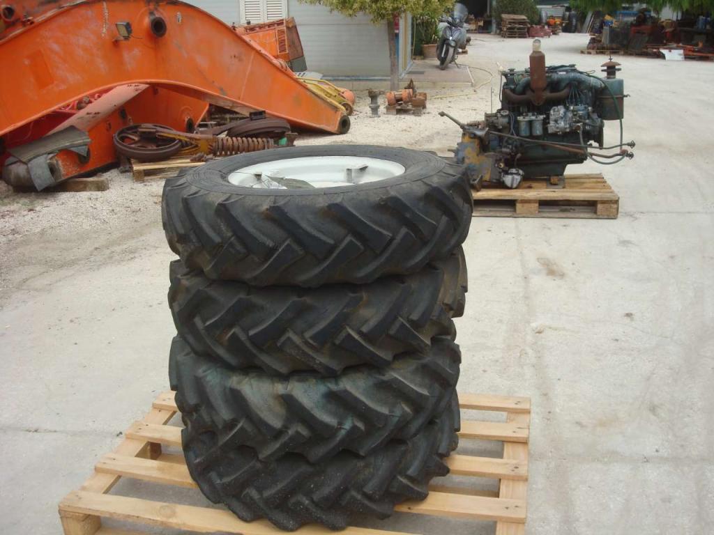 Pneu pour MISURA 750-16 Photo 2
