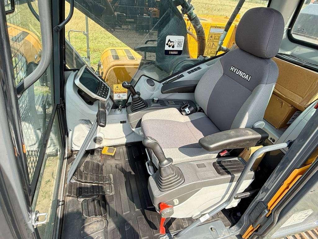 Hyundai HX360L - New / Unused / Hammer Lines Photo 8