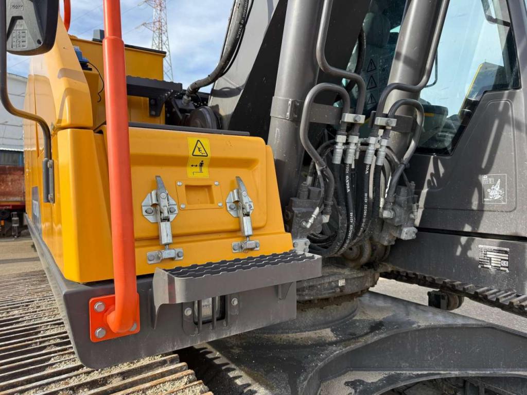 Volvo EC220ELR Photo 7