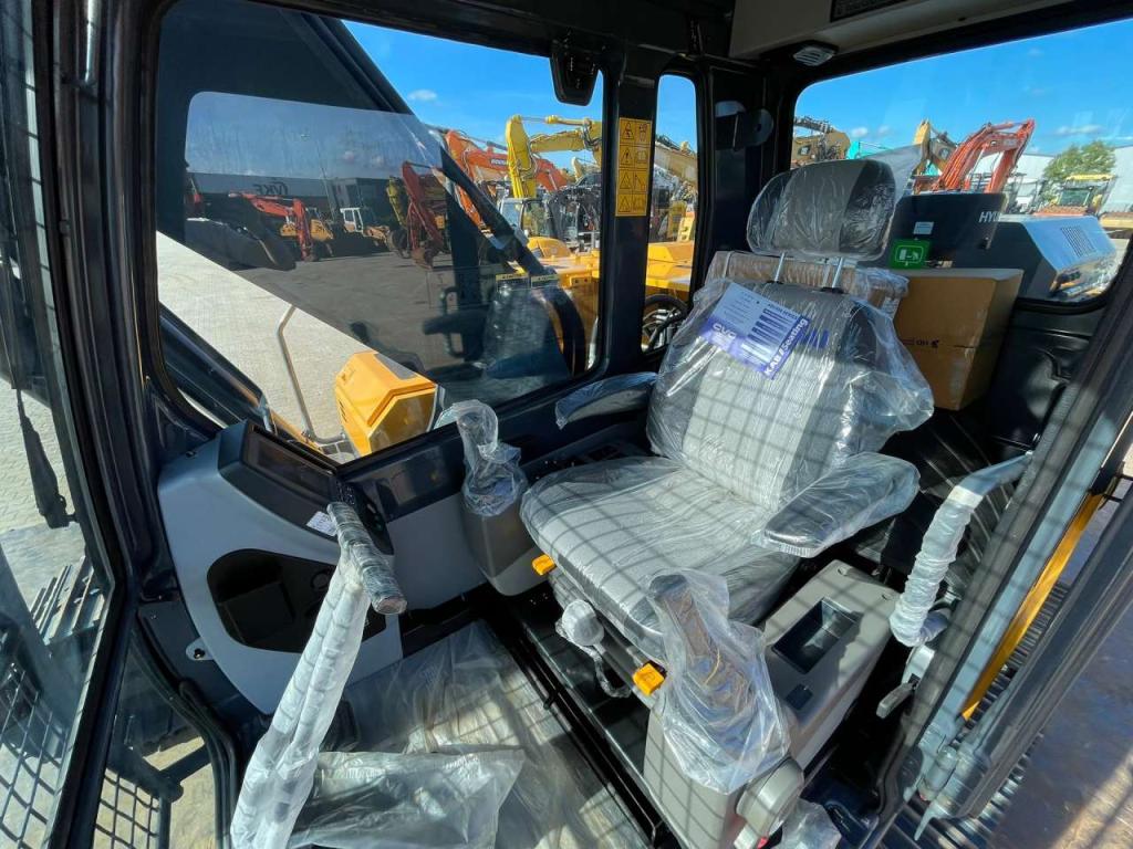 Hyundai R215L Photo 19