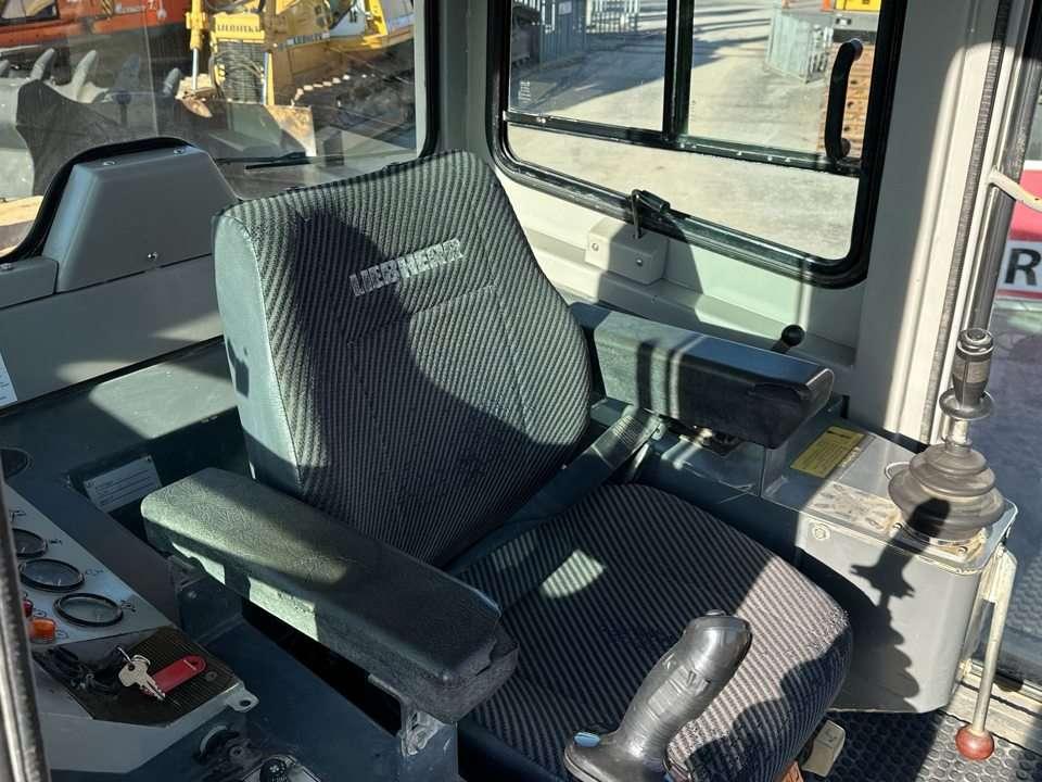 Liebherr LR 632 Photo 9