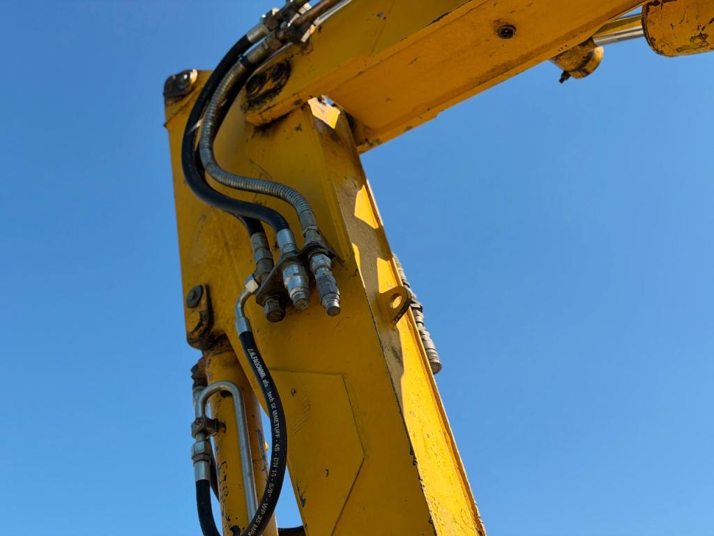 Komatsu PC75R Photo 6
