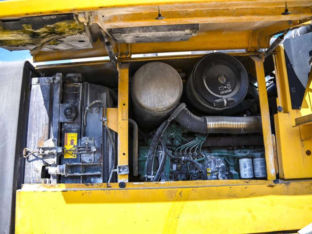 Volvo L70B Photo 16
