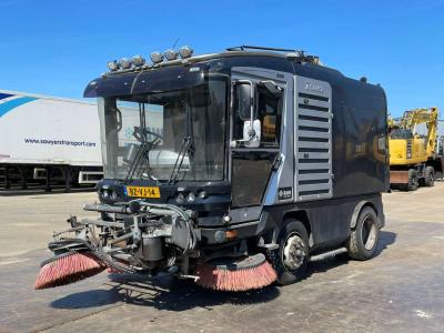 Ravo Ravo 560 sweeper 3th brush / vacuumtruck (BZ-VJ-14) Ravo 560 sweeper 3th brush / vacuumtruck (BZ-VJ en vente par Big Machinery