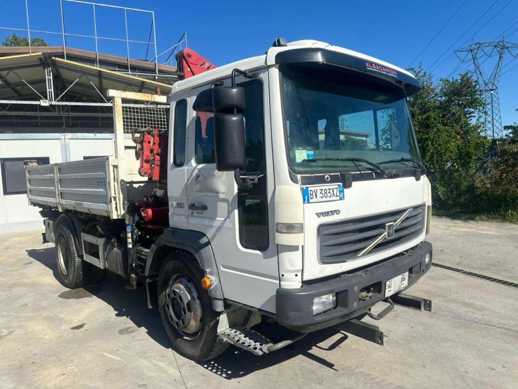 Volvo FL 250 Photo 2