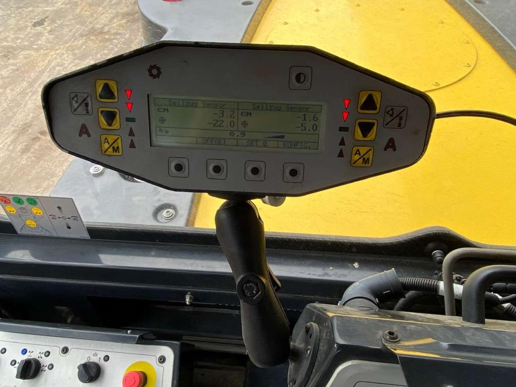 Bomag BM2000 / 75 Cold Planer Photo 28