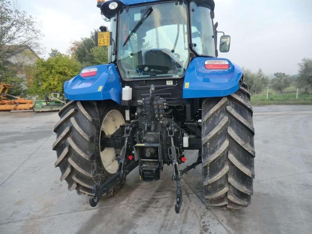 New Holland T595 Photo 4