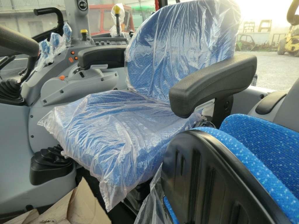 New Holland T595 Photo 7