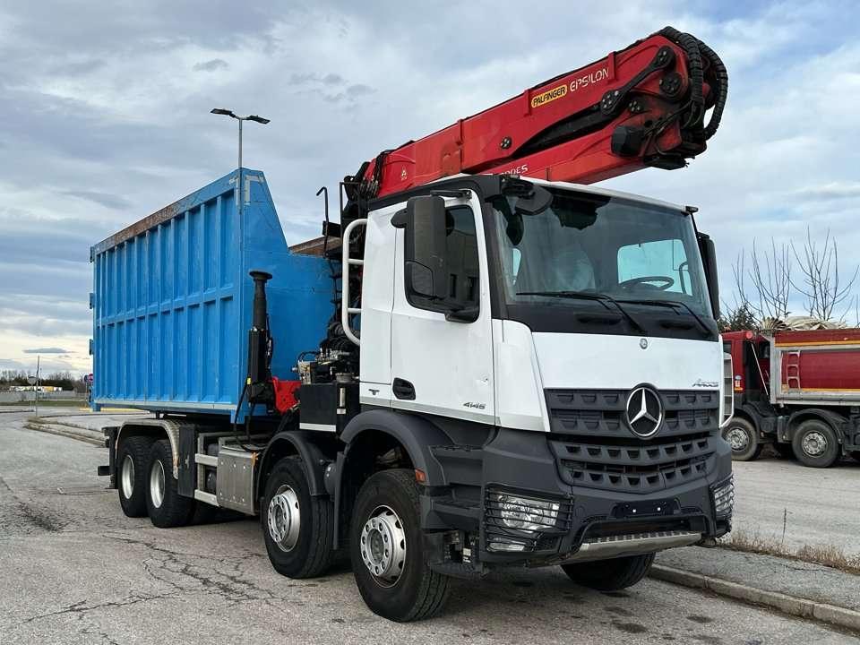 Mercedes-Benz 4145  8x4 Photo 18