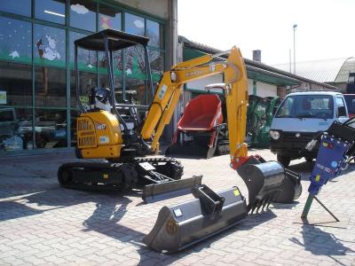 Kato HD 17 VXE - NUOVO CON ATTACCO MARTELLO IDRAULICO E OPZIONE ATTACCO RAPIDO BENNE en vente par Giordano Srl