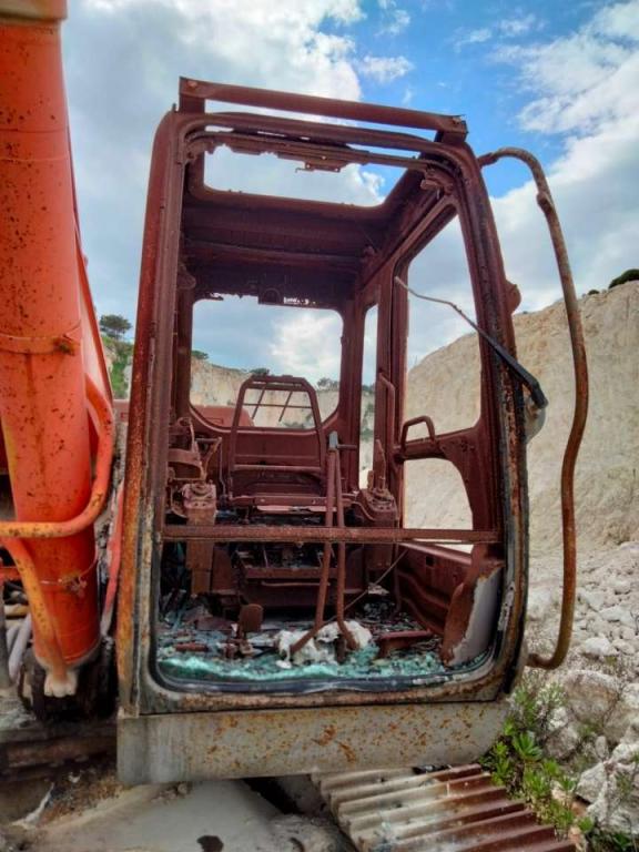Hitachi ZX350LCN Photo 6