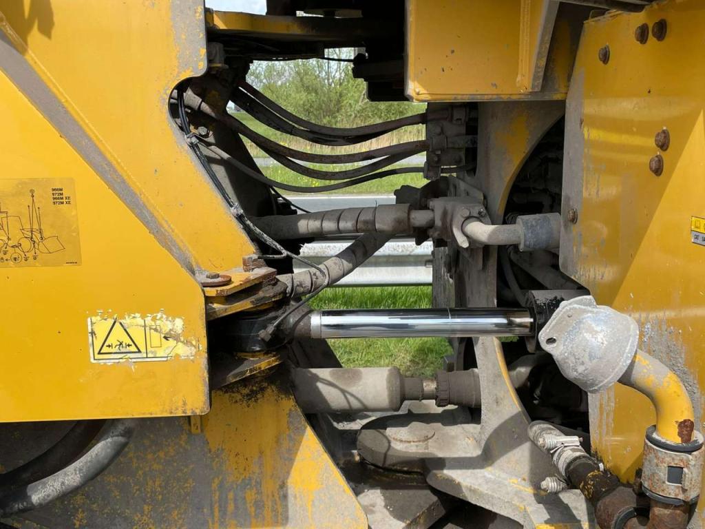 Caterpillar 966M Photo 23