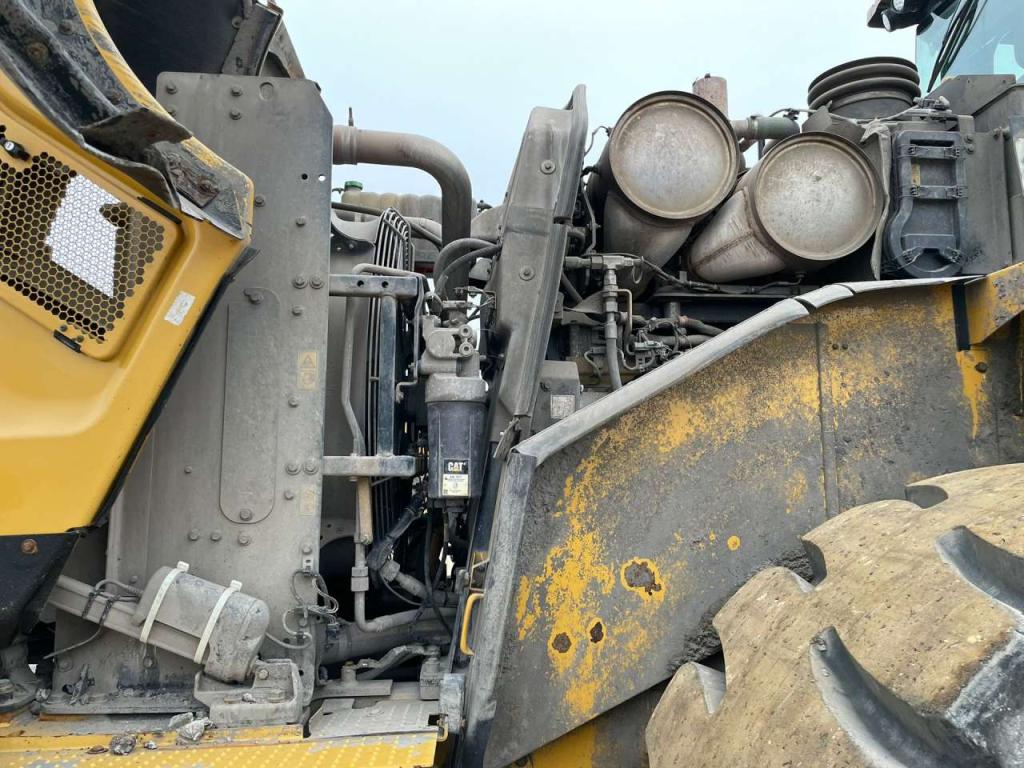 Caterpillar 966M Photo 25