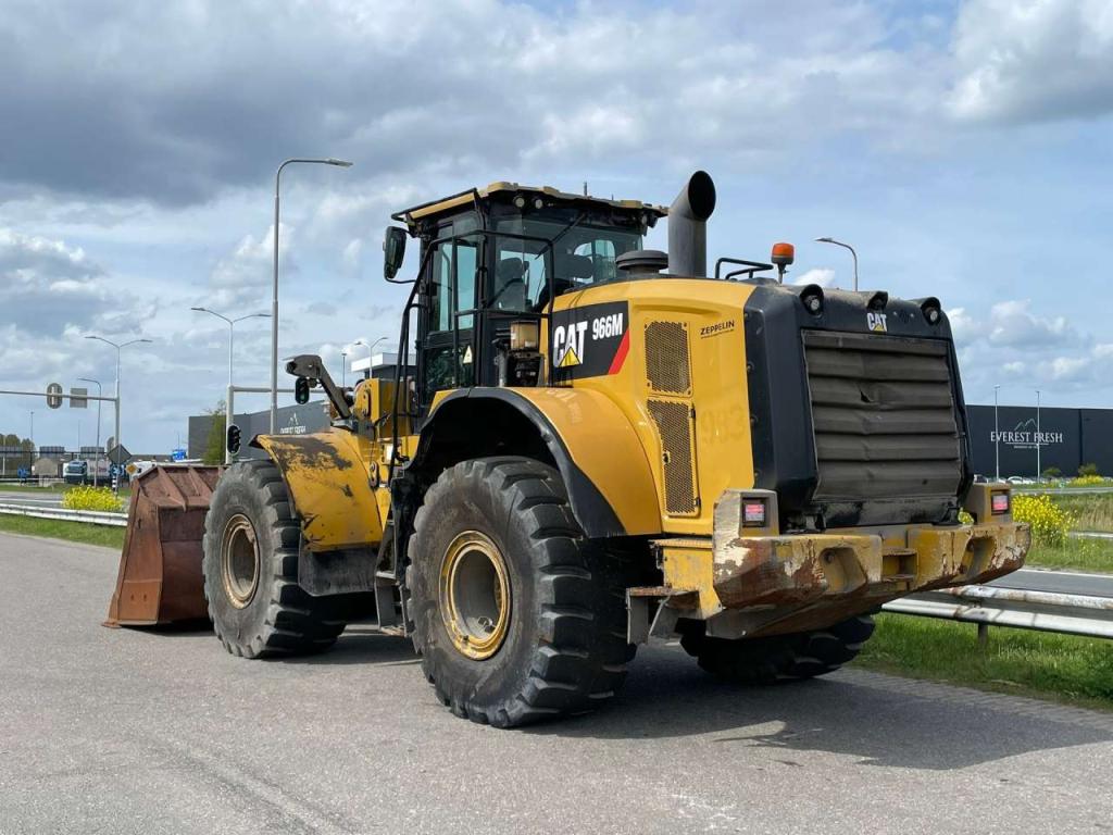Caterpillar 966M Photo 3