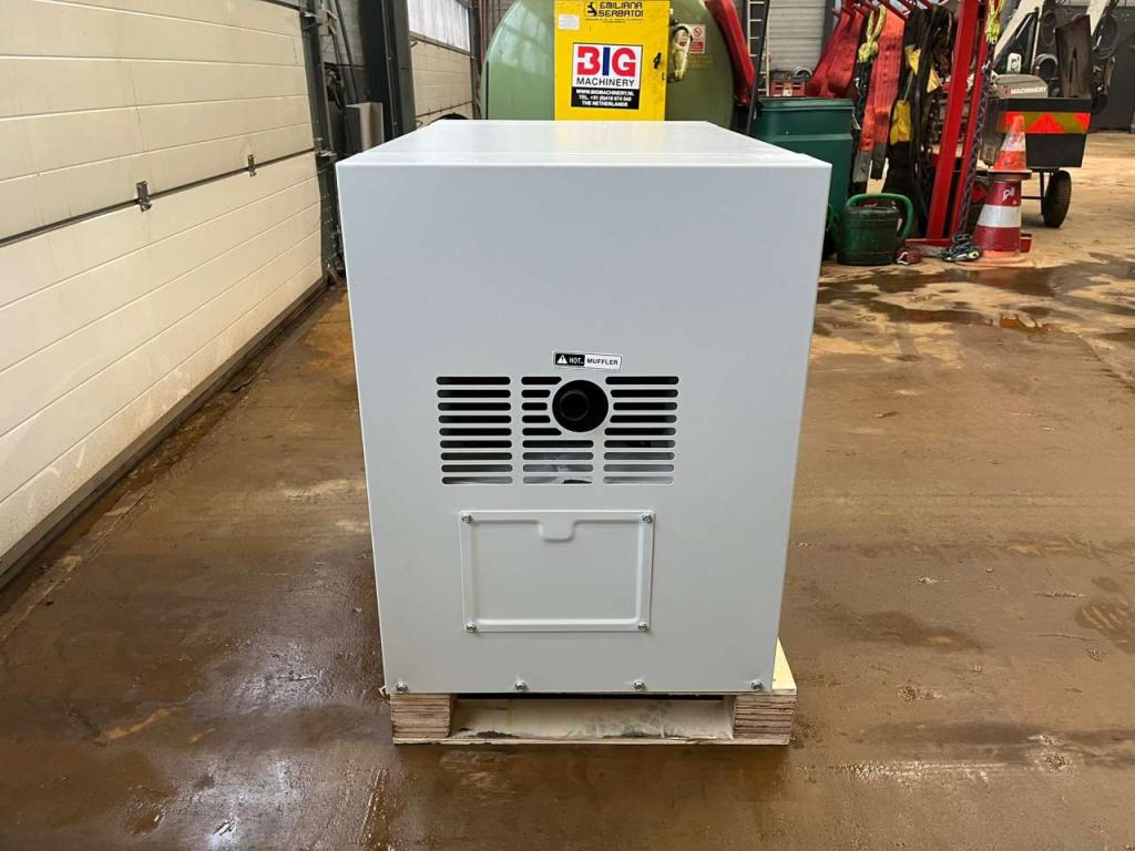 Giga Power PLD12000SE 10 kVA silent generator Photo 4