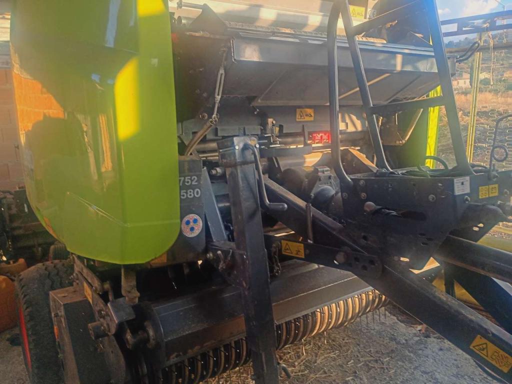 Claas VARIANT380-RF Photo 2