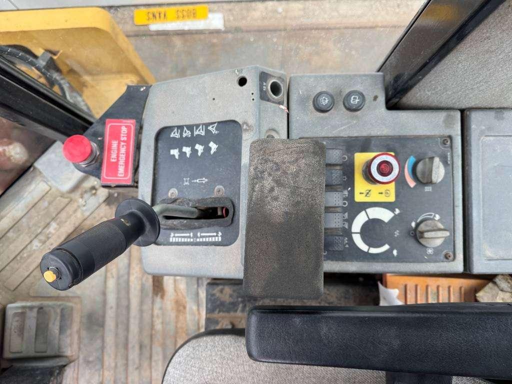 Caterpillar CP74 - Airco / Pat Foot Roller Photo 10