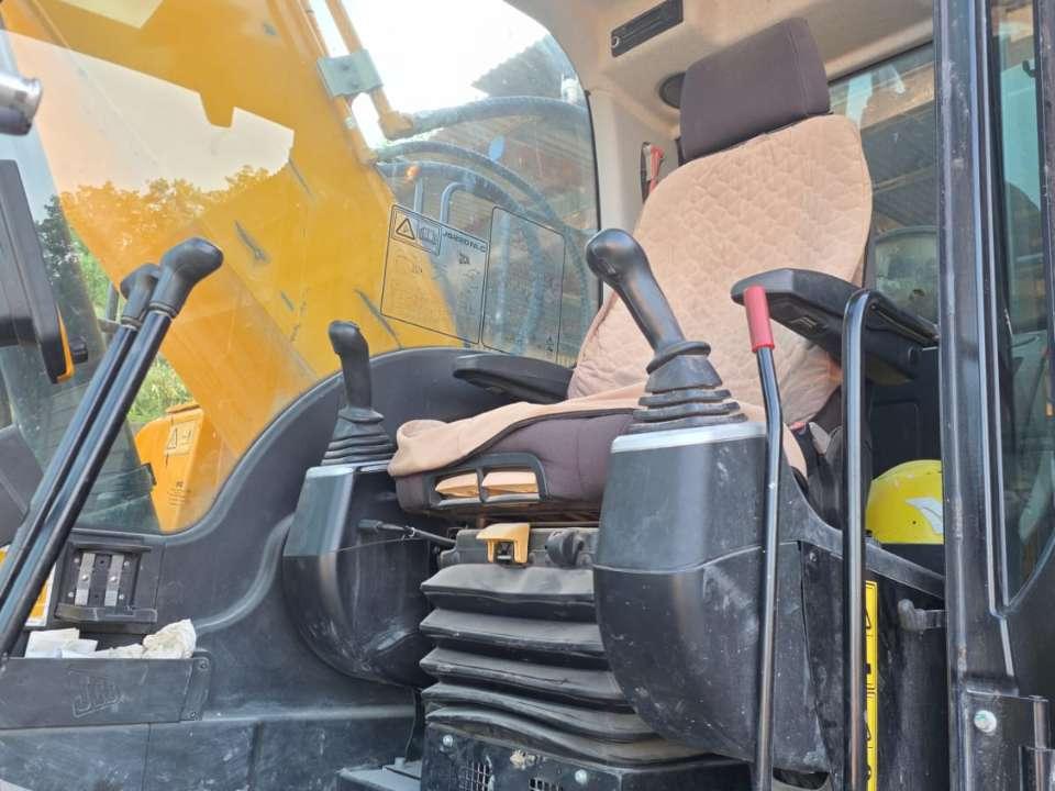 JCB JS220 Photo 5