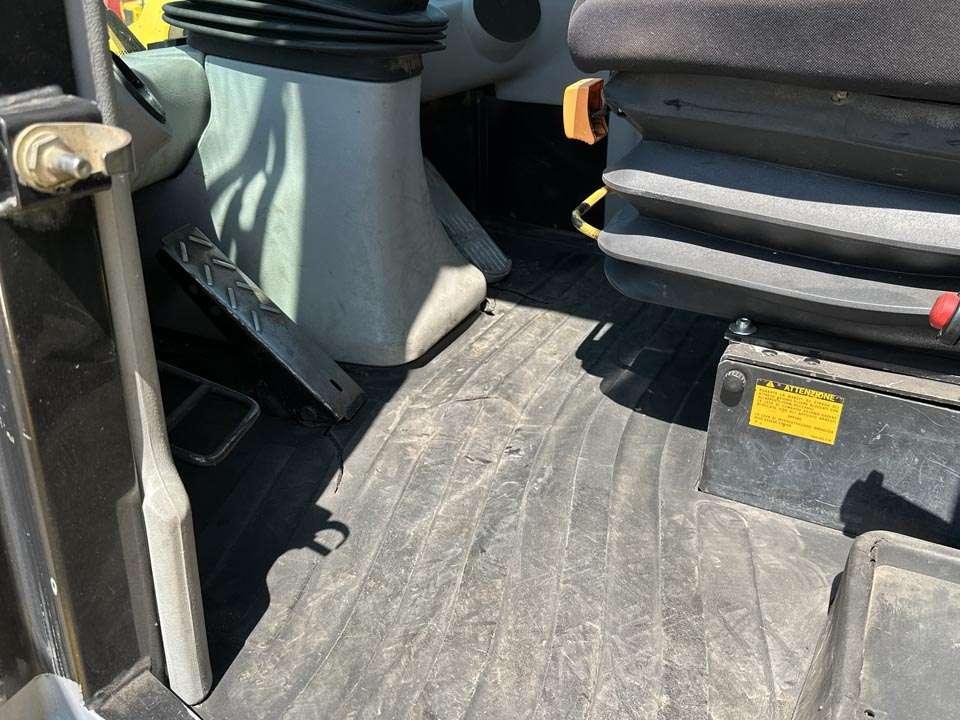 New Holland W270 Photo 15