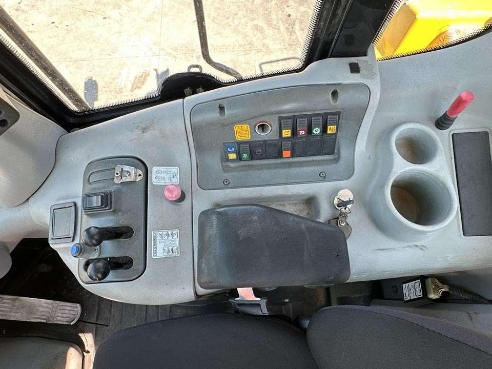New Holland W270 Photo 17