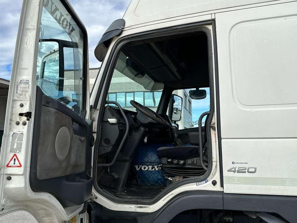 Volvo FM 9 4x2 Photo 10