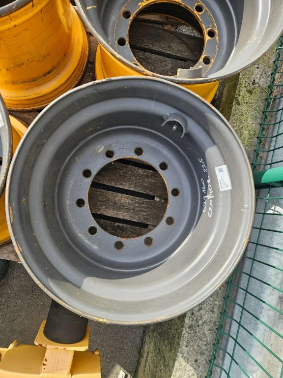 20.00 x 22.5 Rims pour wheel excavators Photo 3